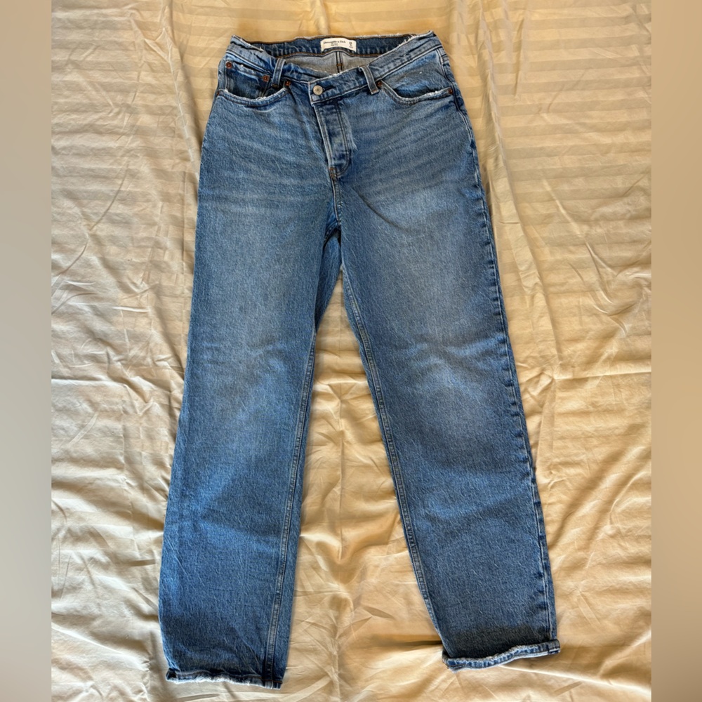 Abercrombie high rise dad jeans medium wash size 28